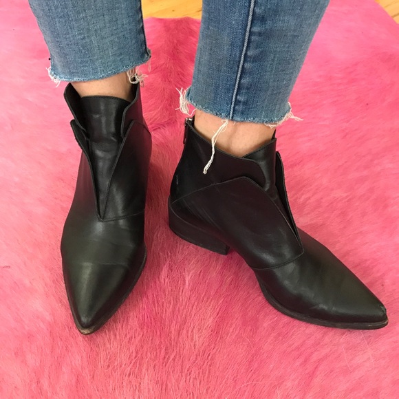 LD Tuttle - The Ash - Black Bootie - Picture 3 of 4